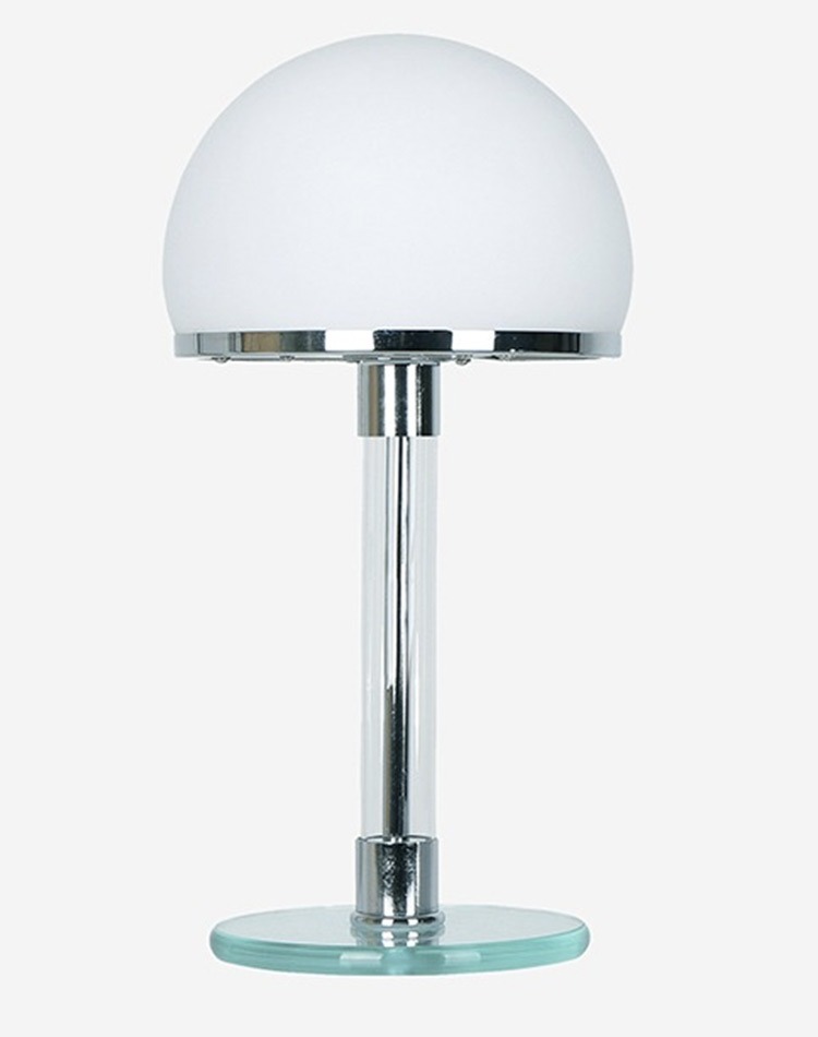 Lampe WG24 du designer Bauhaus Wilhelm Wagenfeld pour la maison Tecnolumen