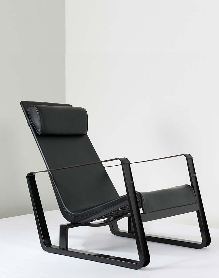 Fauteuil Cité de Jean Prouvé pour VItra en couleur Noir